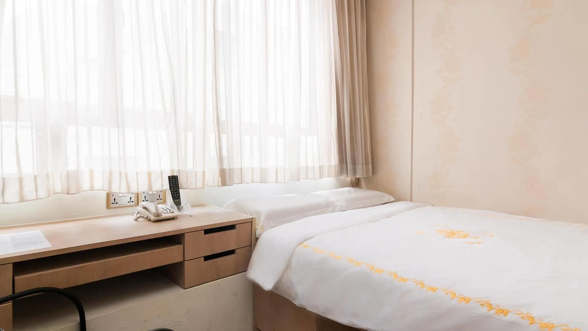 Jayleen Clarke Quay Hotel Singapore
